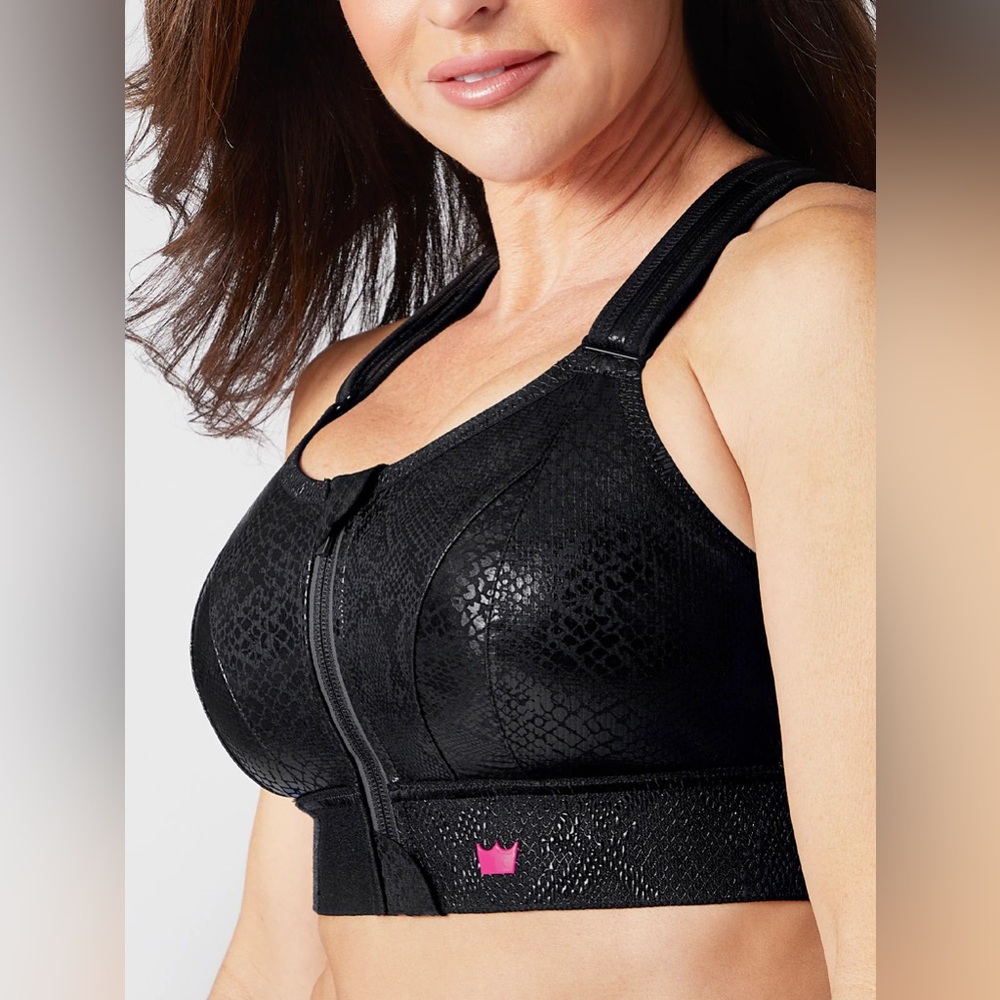 SHEFIT Ultimate Sports Bra in 1Luxe Snakeskin